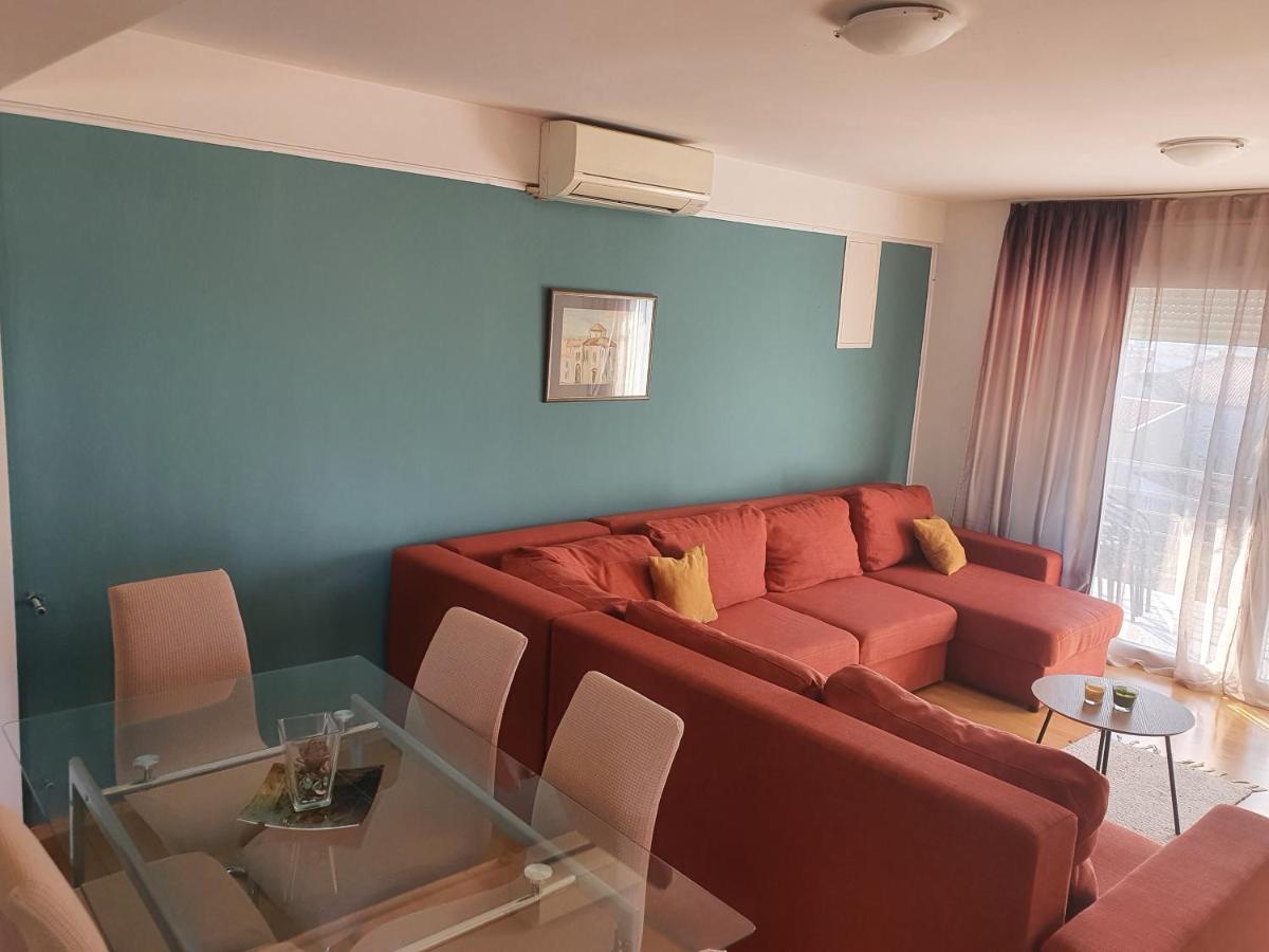 Cozy Two-Bedroom Apartment ซาดาร์ ภายนอก รูปภาพ
