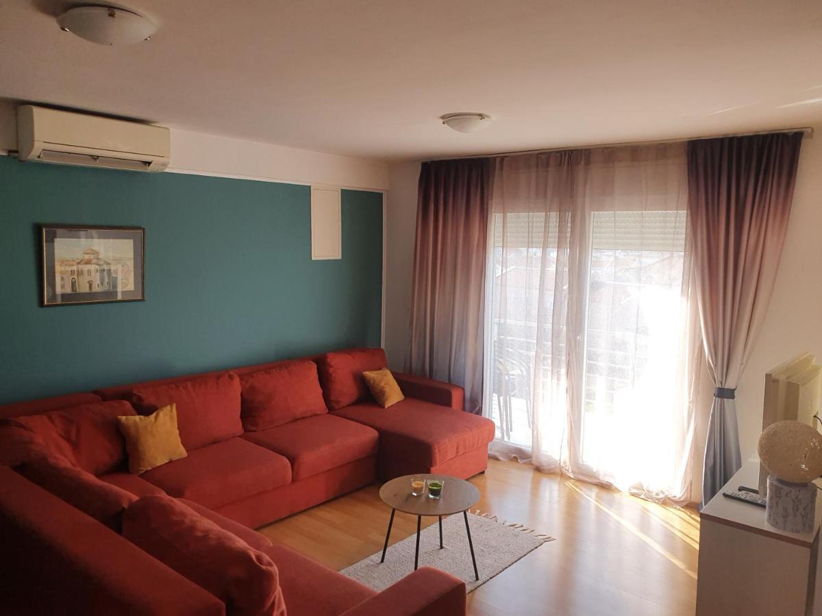 Cozy Two-Bedroom Apartment ซาดาร์ ภายนอก รูปภาพ
